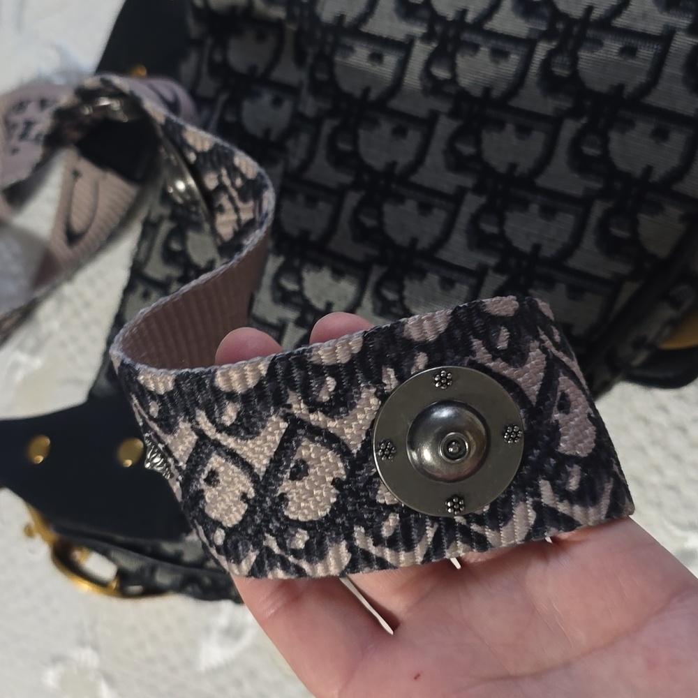 Purse - Picture 7 of 9